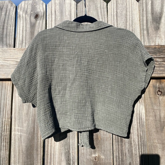 Rachel Paige Green Button-Up Crop Top - Picture 7 of 7